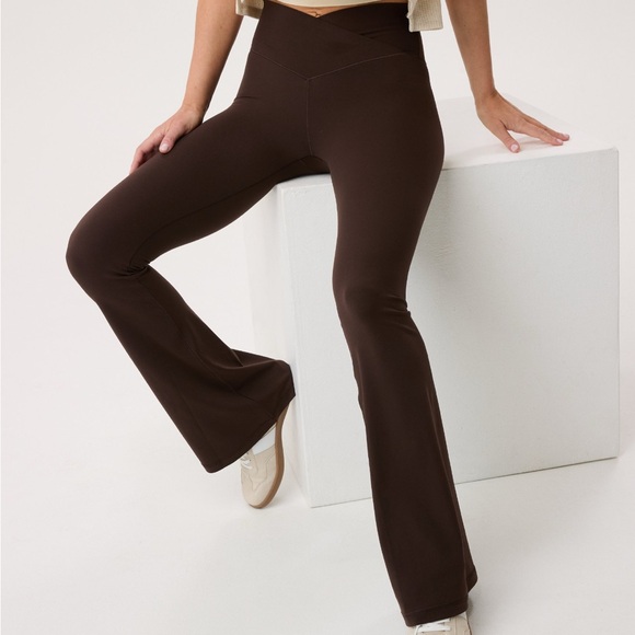 Aerie/Offline Dark Brown Cross-Over Flared Leggings - Picture 1 of 5